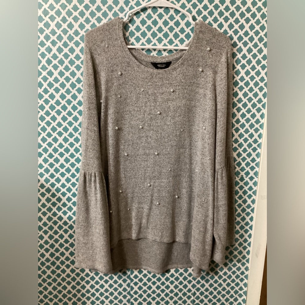 Vera wang Gray bell sleeve women’s top Pearl Accents color gray no size tag